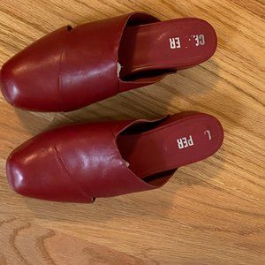 Cute Red Camper Clogs Size 37